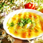 धीमी कुकर में शाकाहारी सूप नूडल्स घर के बने नूडल्स से शाकाहारी सूप बनाने की विधि
