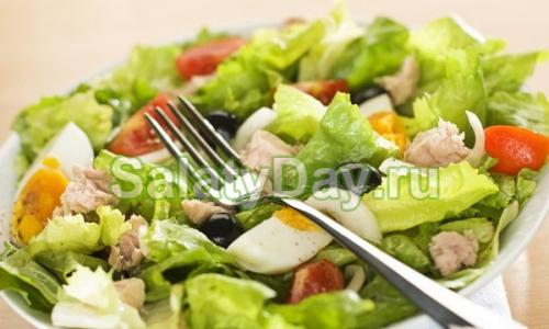 Salad with tuna and Chinese cabbage