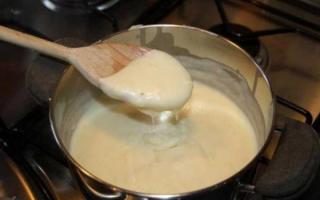 Dairy sauces White sauce made from flour and milk