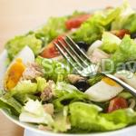 Salad with tuna and Chinese cabbage