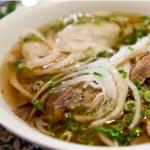 Vietnamesische Pho-Suppe: Rindfleisch und Meeresfrüchte Rezepte