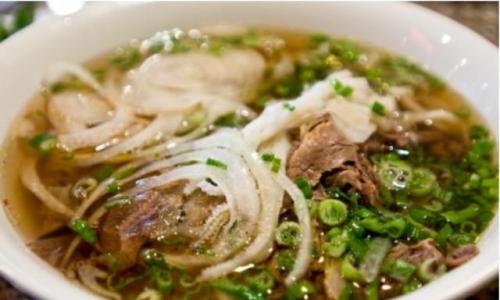 Vietnamesische Pho-Suppe: Rindfleisch- und Meeresfrüchte-Rezepte